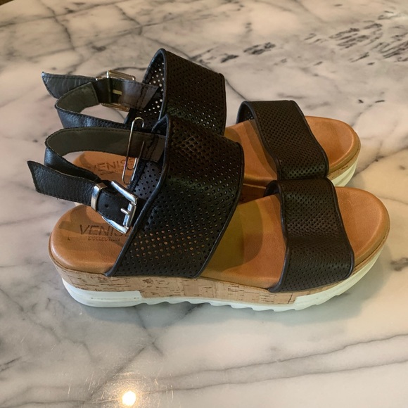 VENESE Parisian Made Sandal, Size 38, Worn Once, Like New Condition - Picture 2 of 6